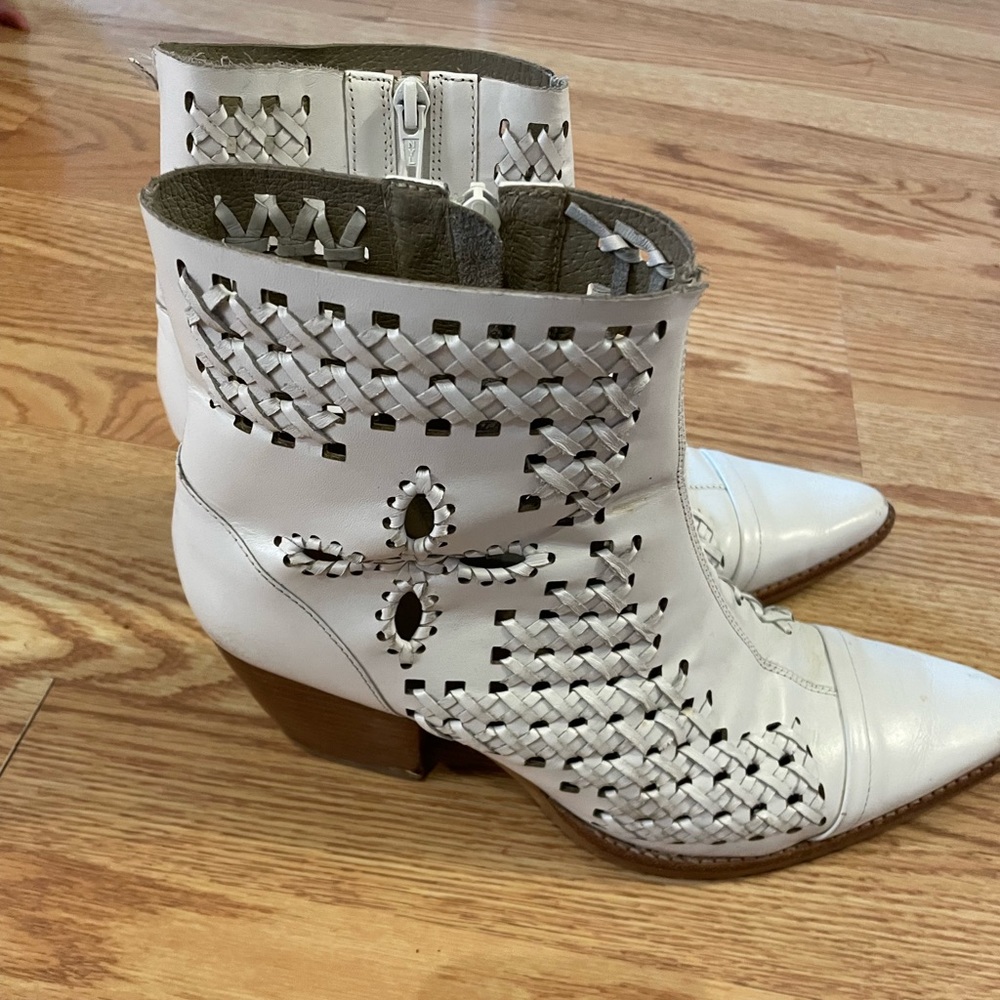 Matisse white leather ankle boots